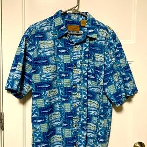 Clearwater Outfitters men’s shirt, size XL, blue/white fish pattern.